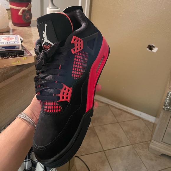 Jordan 4’s Red thunder